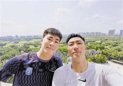 艾彩